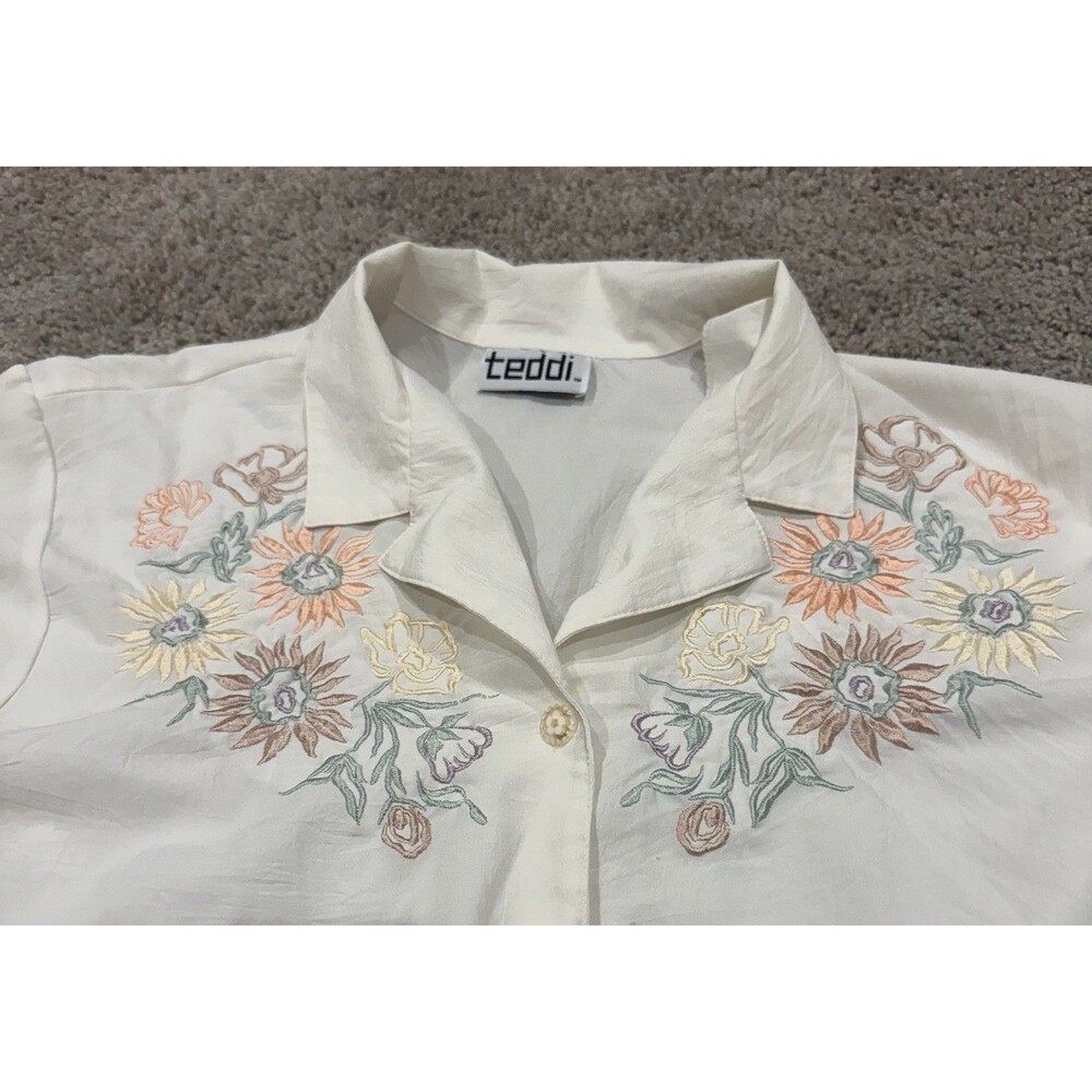 VTG Teddi Women’s White Floral Embroidered Short Sleeve Collared Button-Up Top L